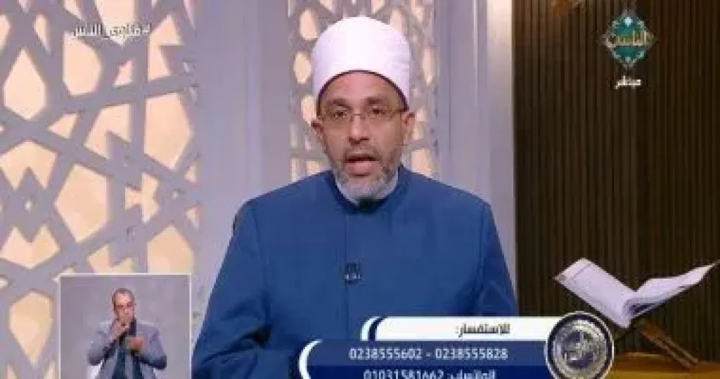 هل الصلاة بالمناكير جائزة؟.. أمين الفتوى يوضح الحكم