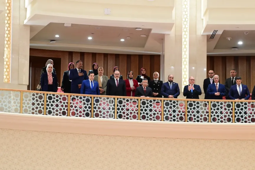 رئيس النواب يرحب بوفد جامعة سوهاج داخل المجلس