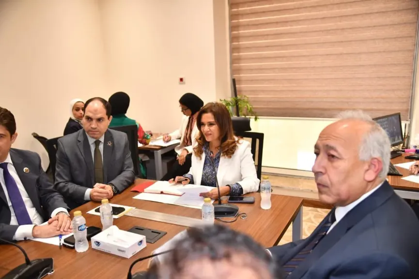 لأول مرة .. البرلمان المصري يستقبل ممثلي شركات الطيران الخاصة والشارتر.. وسحر طلعت تعد ببحث مشكلاتهم