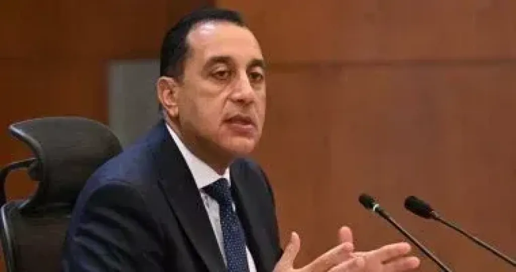 رئيس الوزراء يزور مصنع شركة «إيفا فارما»