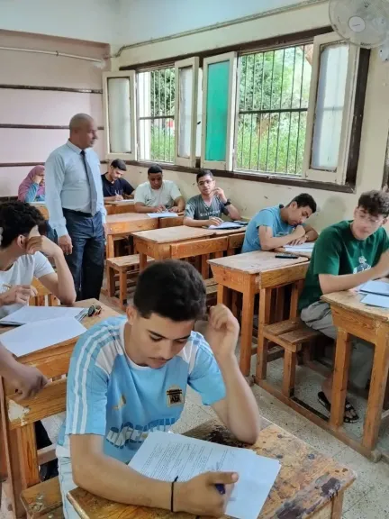 وكيل وزارة تعليم أسيوط : متابعات ميدانية لمديرى الإدارات ومديرى المراحل لامتحانات الفصل الدراسى