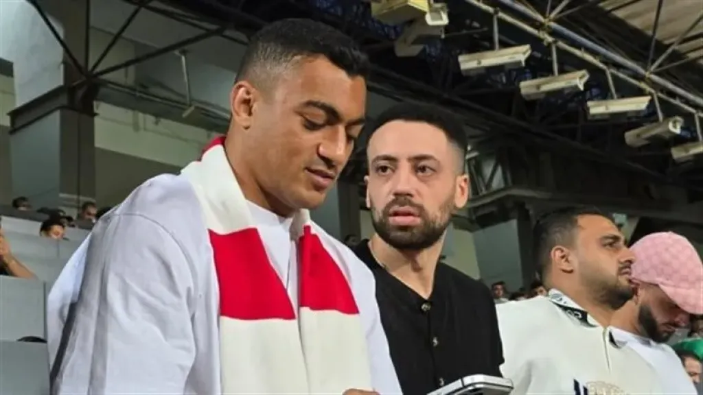 مصطفى محمد يؤازر لاعبي الزمالك أمام سيراميكا بموقعة حسم الدوري