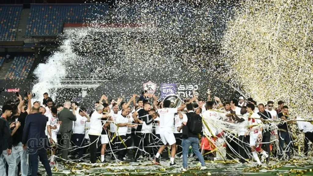 شاهد، كيف احتفل لاعبو الزمالك بدرع الدوري الممتاز
