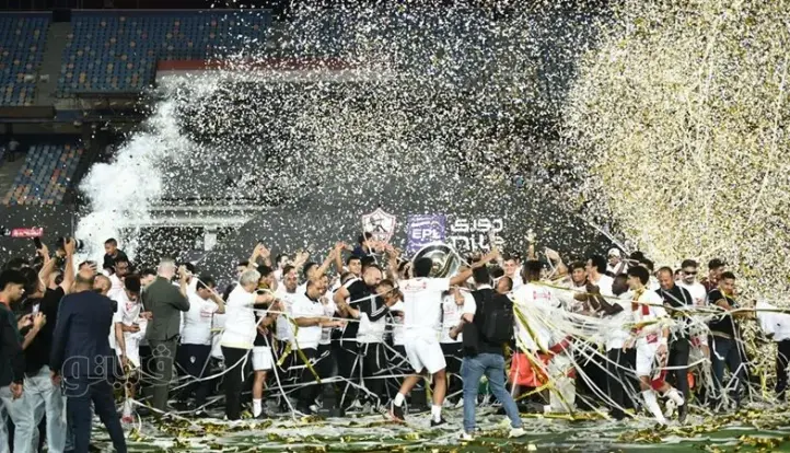 شاهد، كيف احتفل لاعبو الزمالك بدرع الدوري الممتاز
