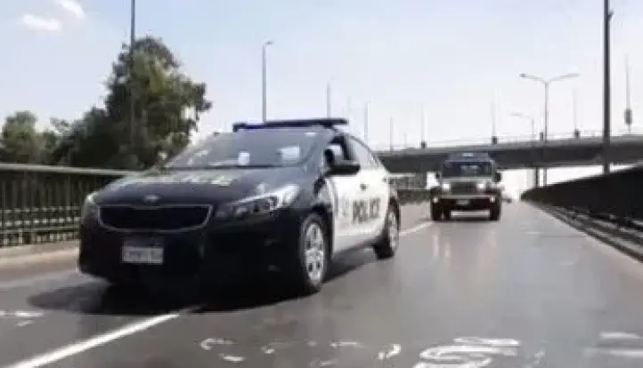 ضبط سائق بشركة نقل ذكى خطف طالبتين وصورهن بالإكراه بطريق السويس