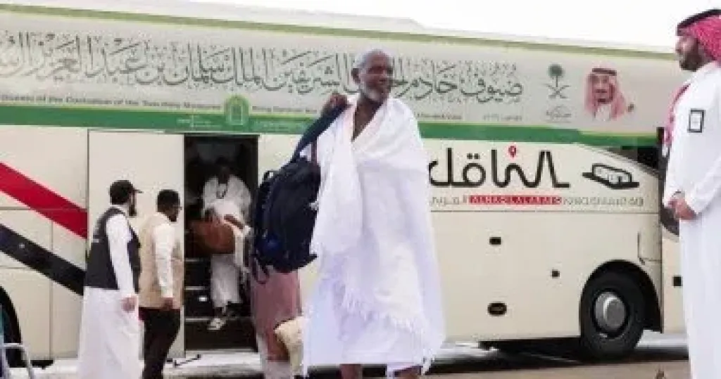 الشؤون الإسلامية تعلن اكتمال وصول 1000 حاج وحاجة من أسر إعادة الأمل من السودان