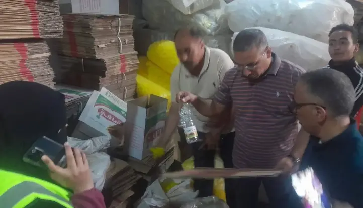 تموين بني سويف يضبط مصنع زيوت مغشوشة و5 أطنان أعلاف فاسدة خلال حملات مكثفة