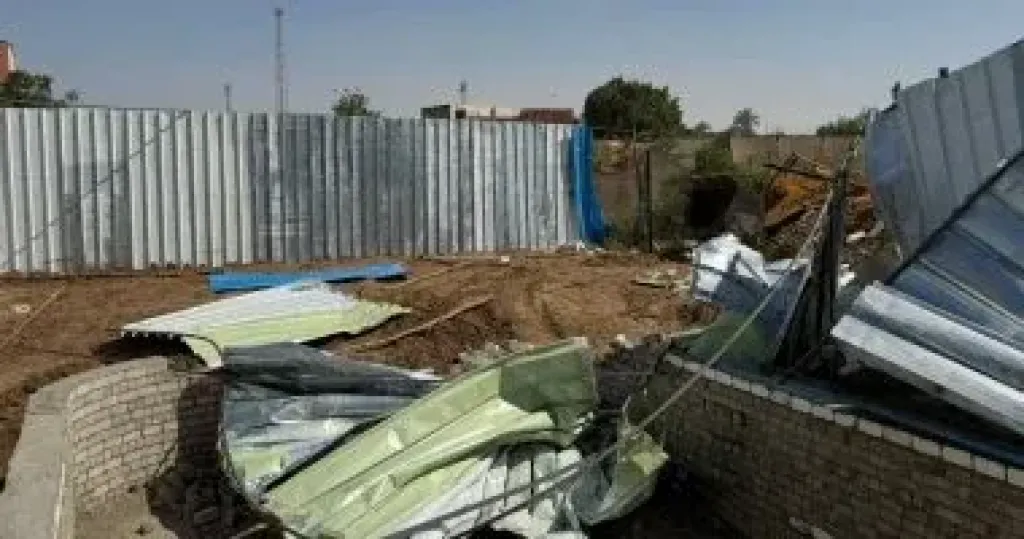 إزالة 3 حالات بناء مخالف بمساحة 1000 متر في منشأة القناطر