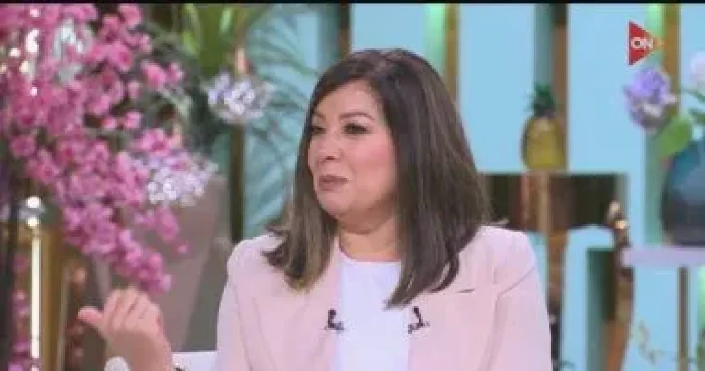 الفنانة انتصار تكشف كواليس تخرجها بعد 11 عاماً: كنت بذاكر في البلاتوهات