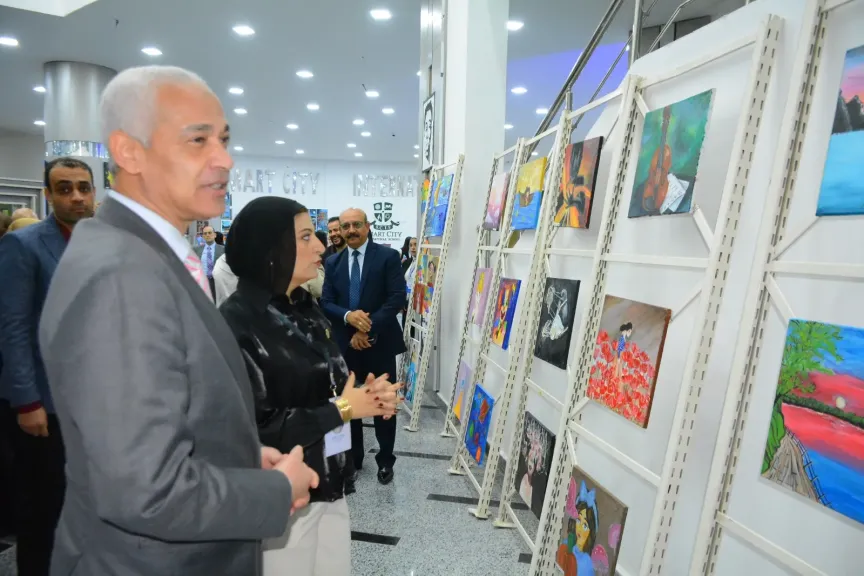 جامعة أسيوط تبحث تطوير مركز التجارب والبحوث الزراعية وتعزيز دوره الإنتاجي