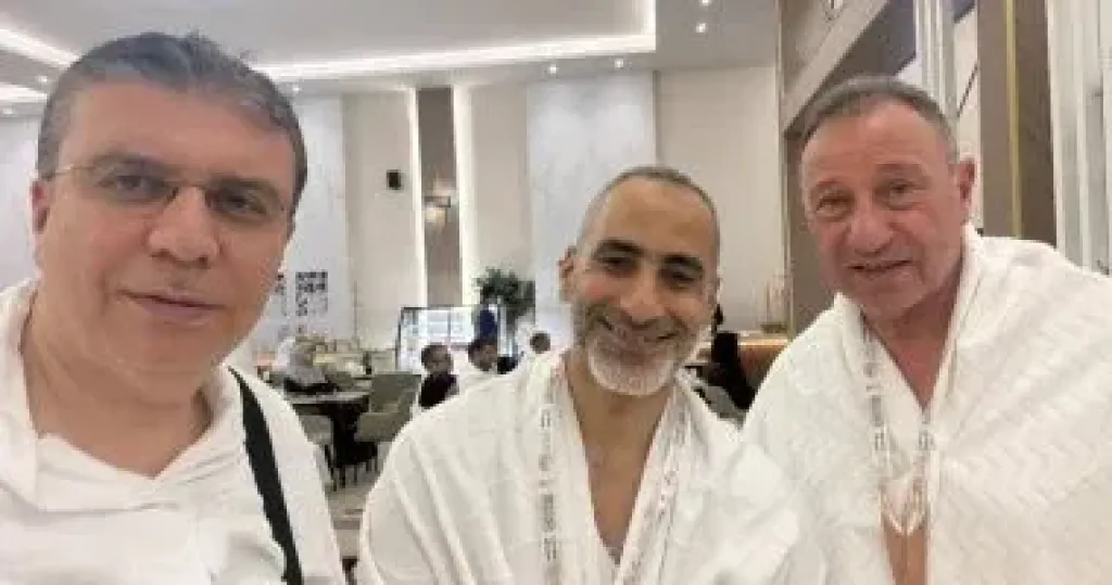 محمود الخطيب رئيس النادى الأهلى يؤدى مناسك الحج.. صورة