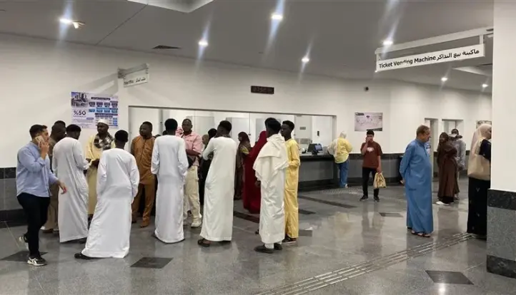 زحام على مونوريل شرق النيل في أول أيام عيد الأضحى لزيارة النهر الأخضر