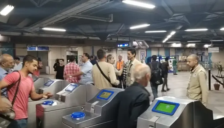 وزير النقل يتابع انتظام العمل بمرافق النقل والمواصلات.. ويوجه بتواجد القيادات والمسؤلين بالمواقع