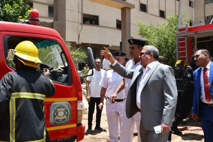 حريق هائل يلتهم مصنعين بالمنطقة الصناعيه باسيوط