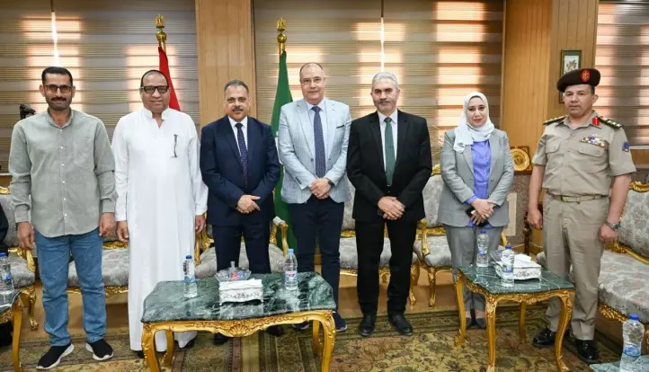محافظ الشرقية يستقبل وفود المهنئين بعيد الأضحى المبارك بمكتبه بالديوان العام ( صور )