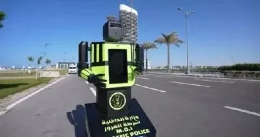مظهر حضاري بالذكاء الاصطناعي.. ”روبوت المرور” يرشد المواطنين بالعلمين