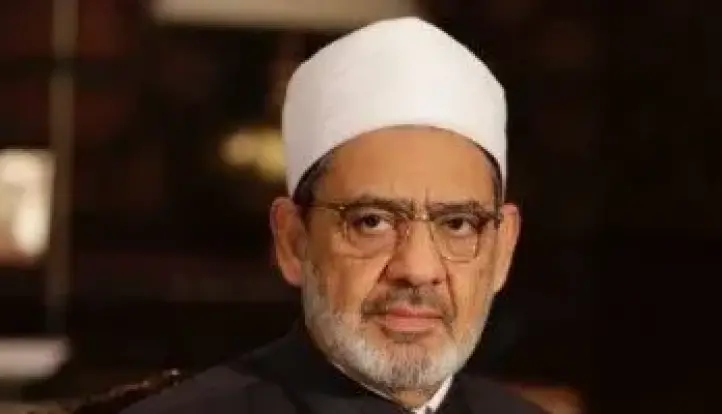شيخ الأزهر يعزى السفير السعودى فى وفاة والده ويدعو له بالرحمة والمغفرة