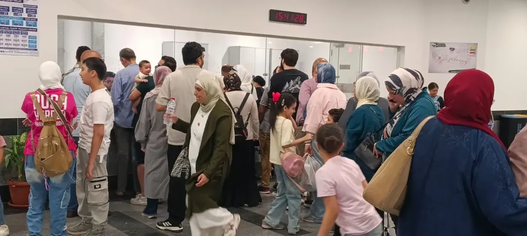 خلال أيام العيد.. إقبال كبير من المواطنين على استقلال قطارات مونوريل شرق النيل