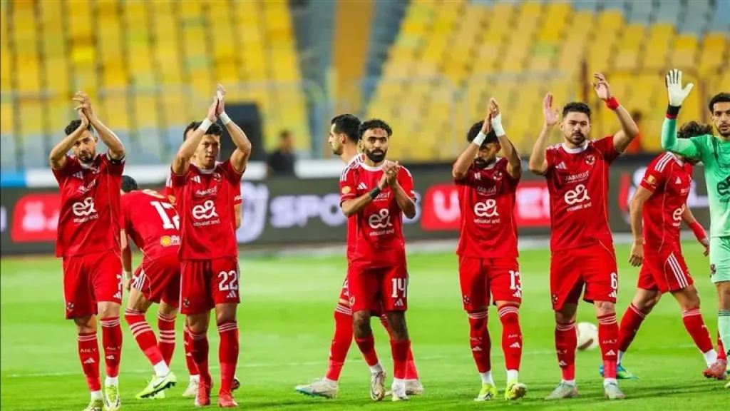 صدمة بـ الأهلي بعد قبول ”فيفا” دعوى مدرب الحراس السابق