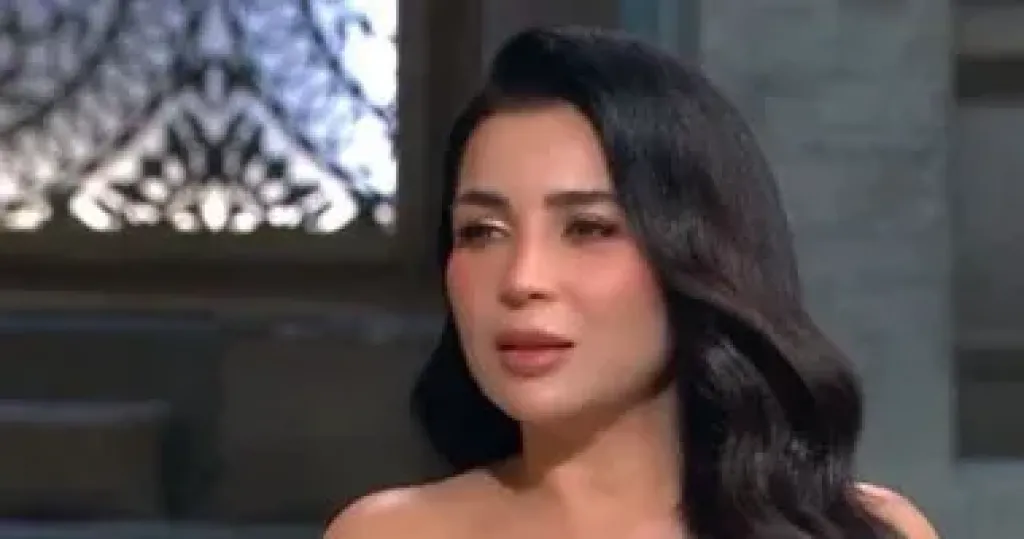 مي عز الدين لصاحبة السعادة: عادل إمام فاجأني بدعوة عشاء بسبب لقاء على الهواء