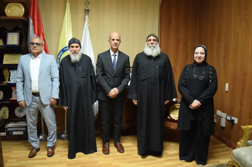 رئيس جامعة بني سويف يستقبل وفد الكنيسة للتهنئة بعيد الأضحى ويؤكد أهمية الوحدة الوطنية