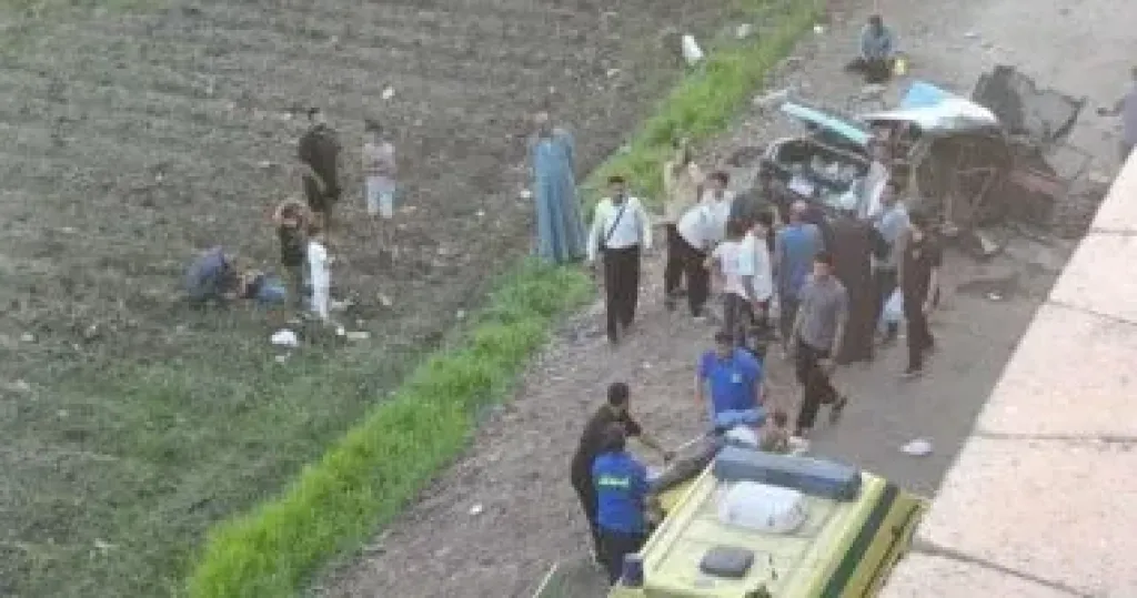 انقلاب سيارة ملاكى من أعلى محور الضبعة وإصابة 4 أشخاص فى أوسيم
