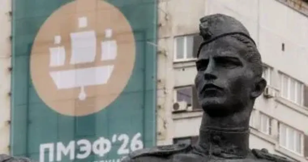 شوارع سانت بطرسبرج تتزين بلافتات المنتدى الاقتصادي الدولى (SPIEF)