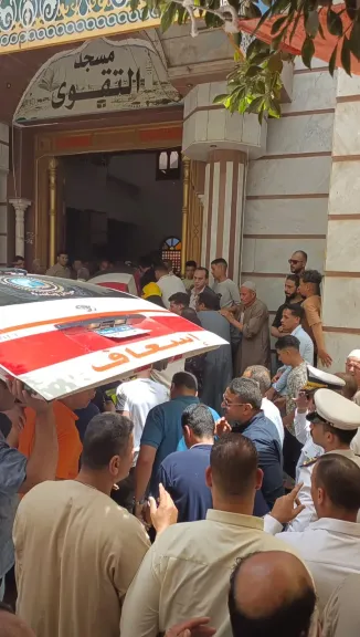 فى حضور القيادات الأمنية والتنفيذية تشييع جنازة الشهيد البطل ابن البحيرة من خلال جنازة عسكرية وشعبية