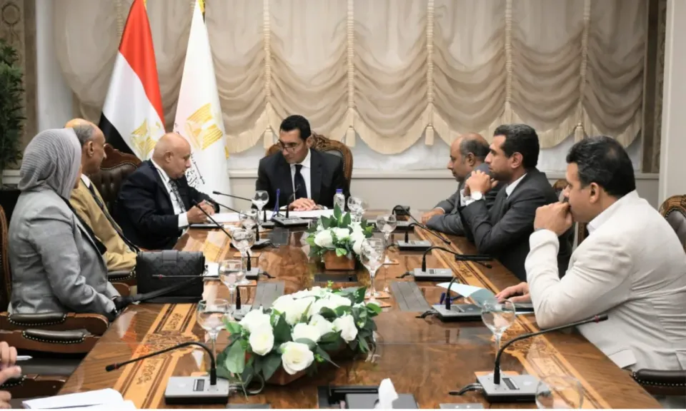 وزير الشباب : يبحث مع مجلس إدارة نادي دكرنس استكمال مشروعات التطوير والاستاد الجديد