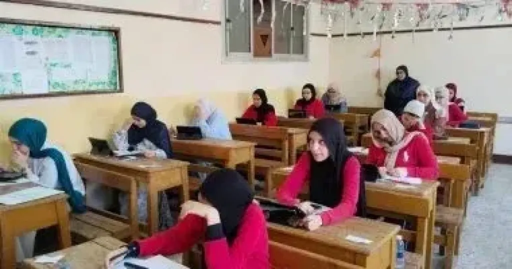 انتظام ثاني أيام امتحانات الشهادة الإعدادية بمحافظة كفرالشيخ في مادة اللغة العربية والخط والإملاء