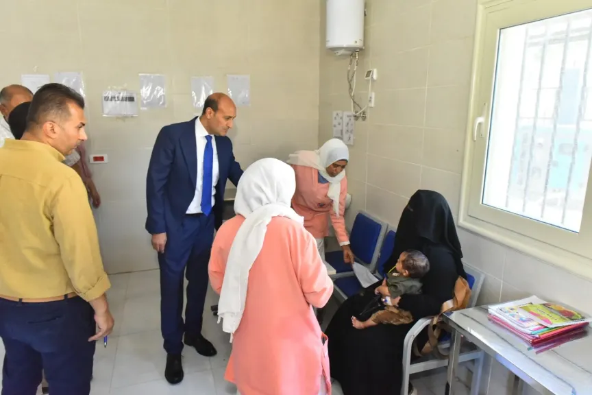 محافظ أسيوط يفاجئ وحدة طب الأسرة بقرية المعصرة لمتابعة مستوى الخدمات