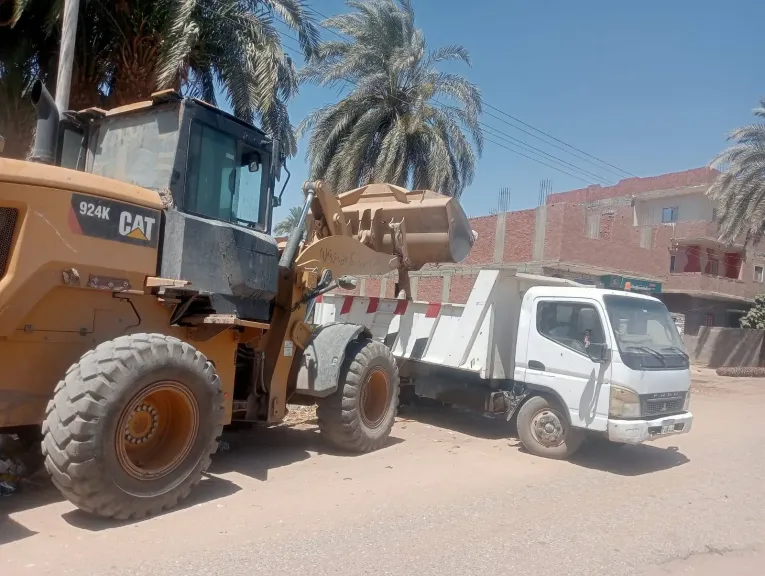 محافظ أسيوط: مواصلة رفع المخلفات والقمامة خلال حملات نظافة بمركز أبنوب
