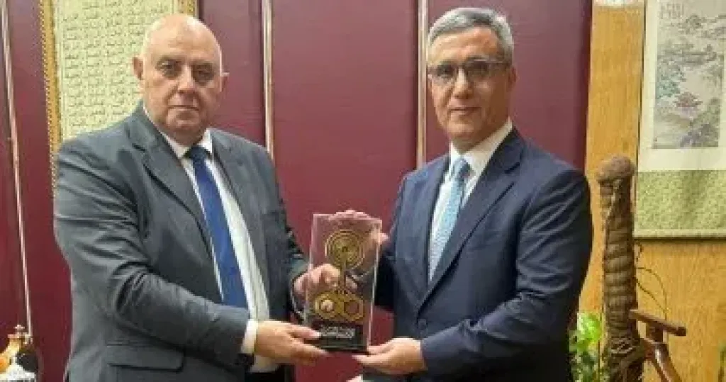 رئيس الإذاعة يستقبل سفير الجزائر بحلقة ”لمسة وفاء” لإحياء ذكرى أحمد سعيد