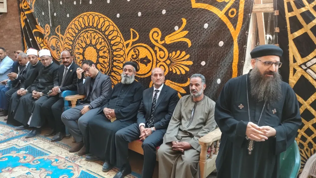 محافظ أسيوط يترأس وفدًا رسميًا وشعبيًا لتقديم واجب العزاء لأسر ضحايا حادث أبنوب