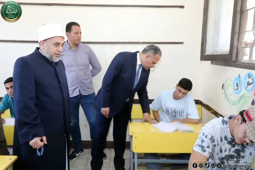 الاشمونى يتفقد انطلاق امتحانات الثانوية الأزهرية بمعهد الصفوة بالزقازيق
