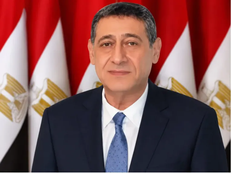 عيد لبيب رجل الصناعة يكتب: إلى من يهتم بالنظر إلى عمق الأمور لا إلى ظاهرها فقط
