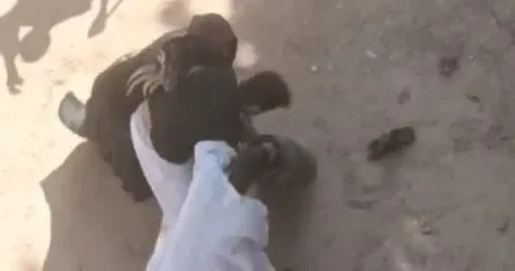 ضبط شاب بعد تداول فيديو اعتدائه على جيرانه باستخدام اسطوانة بوتاجاز بقنا