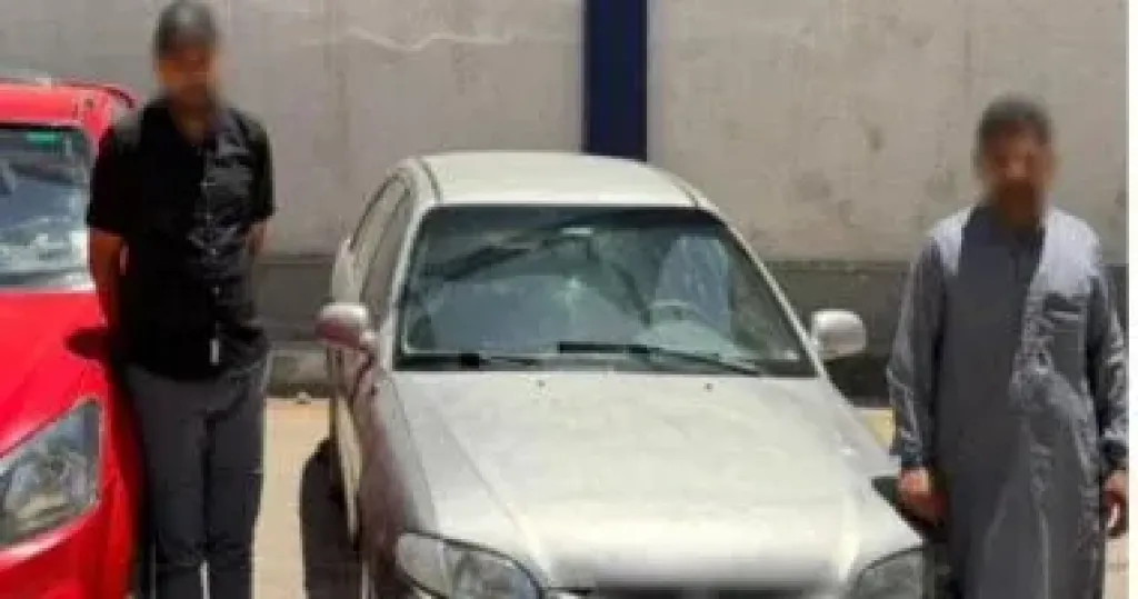 ضبط شخصين لاستعراضهما بالسيارات في كفر الشيخ