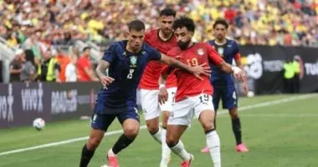 منتخب مصر يتأخر أمام البرازيل 2-1 بعد 60 دقيقة ومحاولات لإدراك التعادل