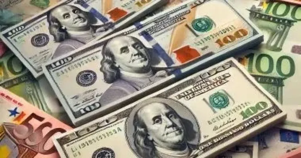 سعر الدولار مقابل الجنيه خلال منتصف تعاملات اليوم الأحد