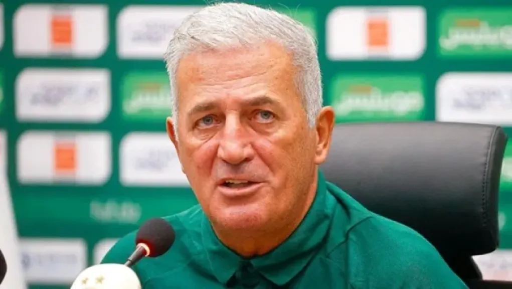 الجزائر تمدد عقد المدرب بيتكوفيتش قبيل انطلاق كأس العالم 2026