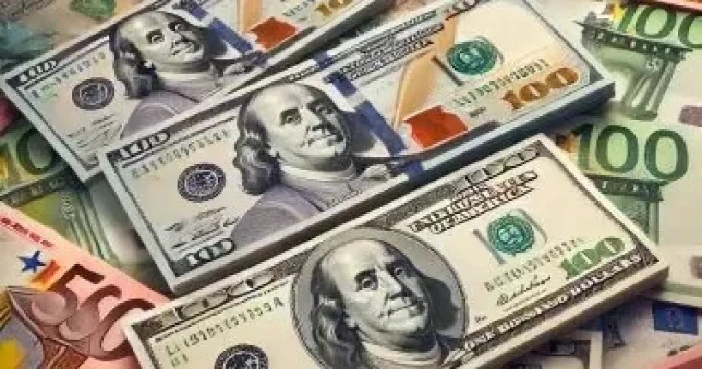 تعرف على سعر الدولار مقابل الجنيه اليوم الاثنين قبل بدء جلسة التداول