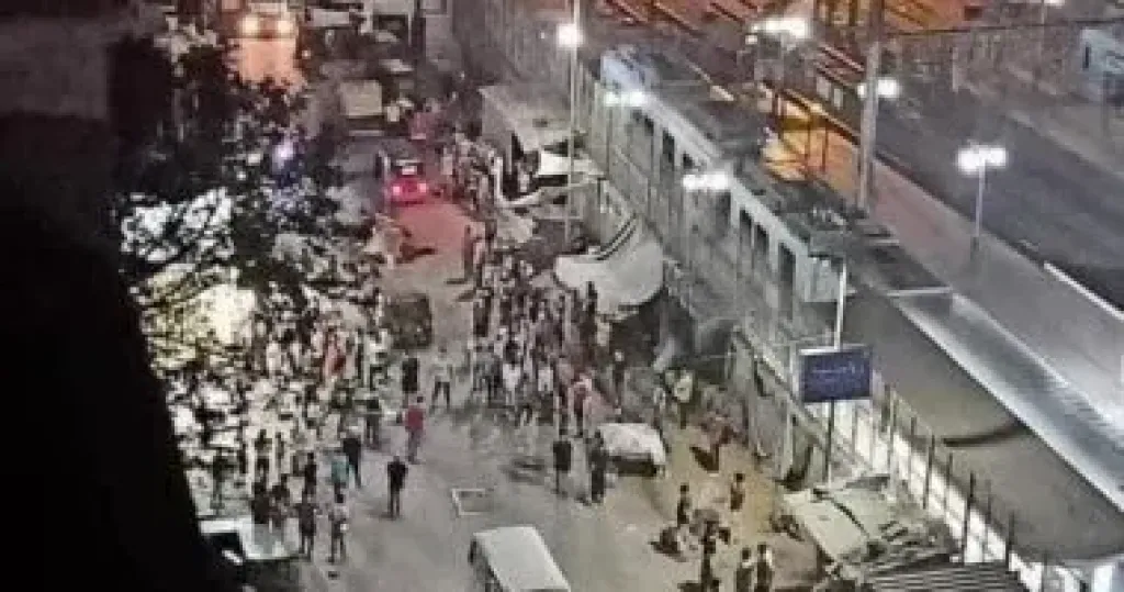 إصابة شاب بجروح طعنية إثر نشوب مشاجرة فى ميت غمر بالدقهلية