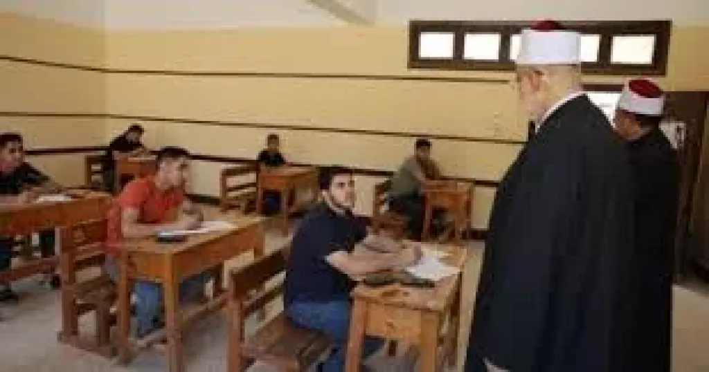 بدء لجنة الرياضيات البحتة بامتحان القسم العلمى للشهادة الثانوية الأزهرية