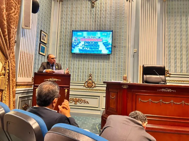 صحة الشيوخ تناقش طلبي الشحات باستنئاف العمل بمستشفي دشنا وبناء الوحدة الصحيه العوامر الغربية بابوتشت بقنا
