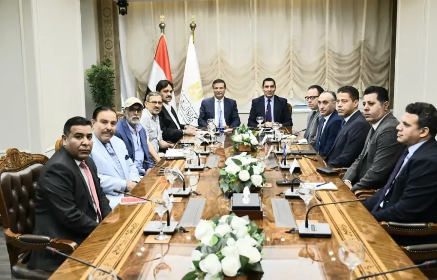 وزيرا الزراعة والرياضة يلتقيان مسؤولي الهيئة العامة لسباق الخيل لبحث خطط تطوير رياضة وصناعة الخيل