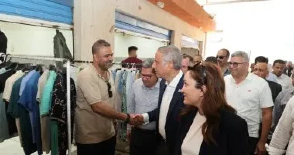 محافظ الجيزة يفتتح سوق بولاق الدكرور الحضارى.. وتسكين 93 بائعا كمرحلة أولى