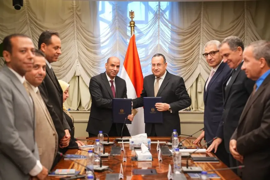 التعليم العالى والعمل يوقعان بروتوكولا لإعداد كوادر متخصصة بالسلامة المهنية