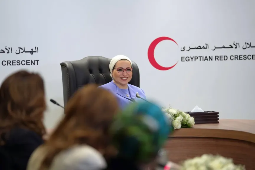 السيدة انتصار السيسي: المساعدات الإنسانية المرسلة إلى قطاع غزة عبر مصر تصل إلى مليون طن