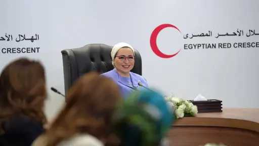 السيدة انتصار السيسي: المساعدات الإنسانية المرسلة إلى قطاع غزة عبر مصر تصل إلى مليون طن
